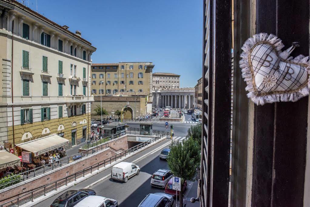 All'Ombra Del Cupolone Hotel Rome Exterior photo